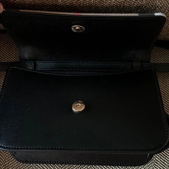 Burberry purse - Picture 16 of 16